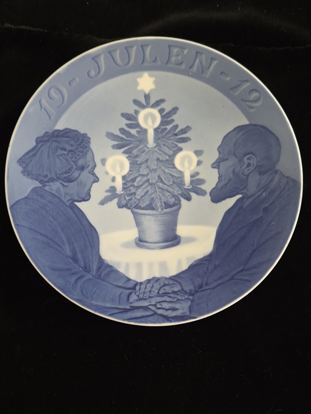 Royal Copenhagen 1912 Christmas Plate